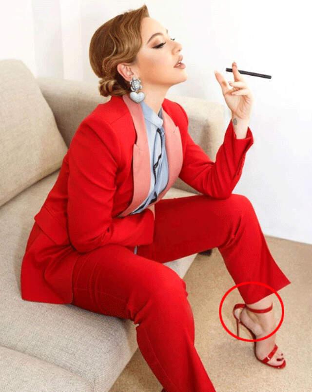 Hadise Ayakkabılarıyla Alay Konusu Oldu