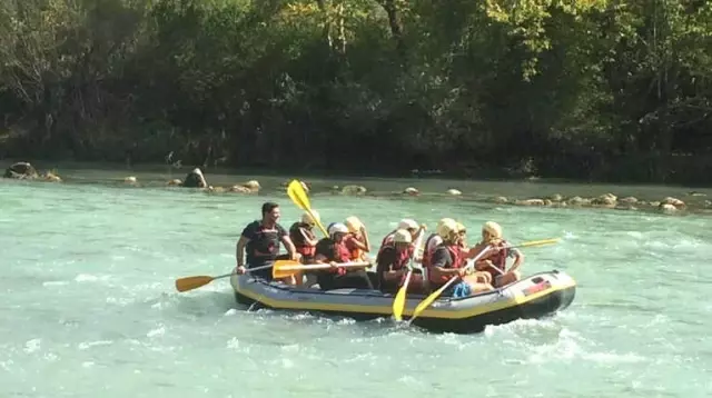 Antalya Polisinden Öğrencilere Rafting