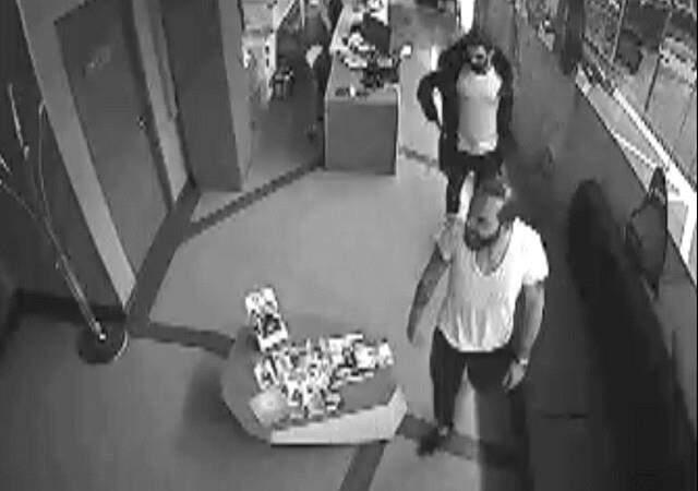 Arda Turan-Berkay Kavgasının Görüntülerini Gizlemeye Çalışan Emniyet Amiri Görevden Alınmış