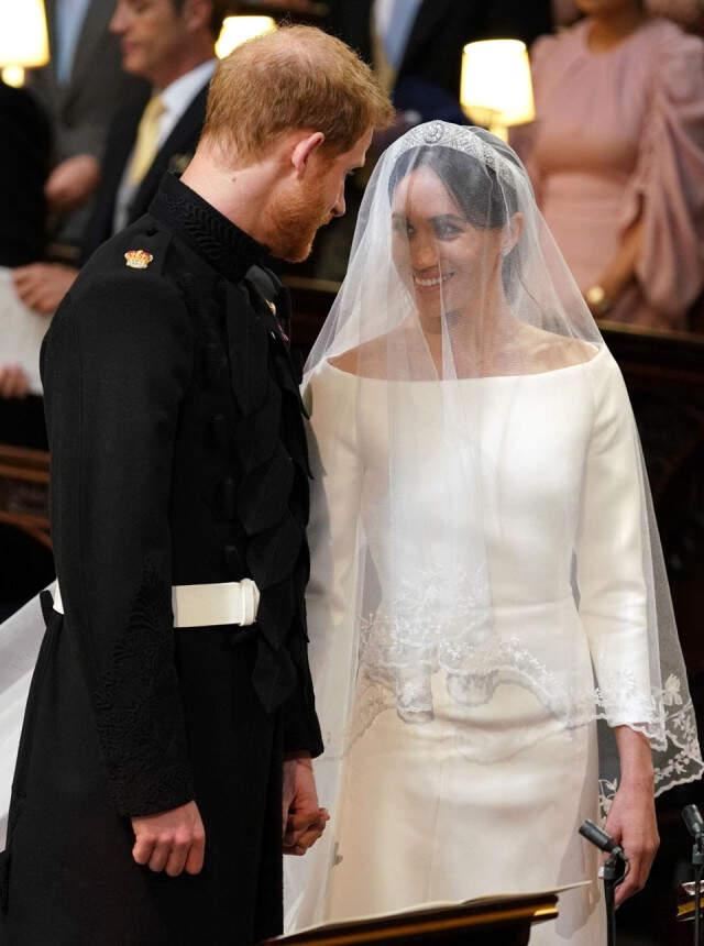 İngiliz Kraliyet Gelini Meghan Markle Hamile!