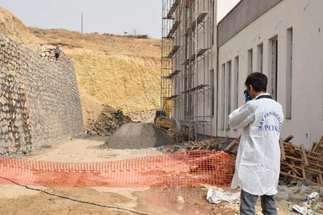 İnşaat Halindeki Lisenin İstinat Duvarı Çöktü: 1 Ölü, 3 Yaralı