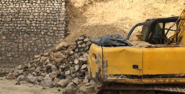 İnşaat Halindeki Lisenin İstinat Duvarı Çöktü: 1 Ölü, 3 Yaralı
