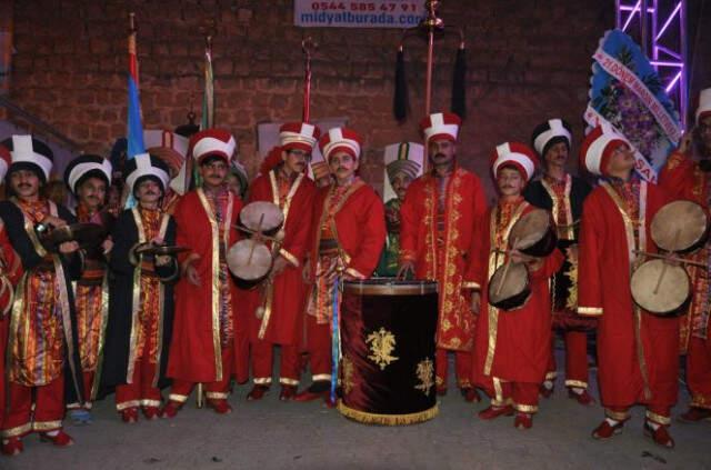 Madyat'ta Düzenlenen 1. Uluslararası Kültür ve Sanat Festivalinde, 4 Farklı Dilde Konser Verildi