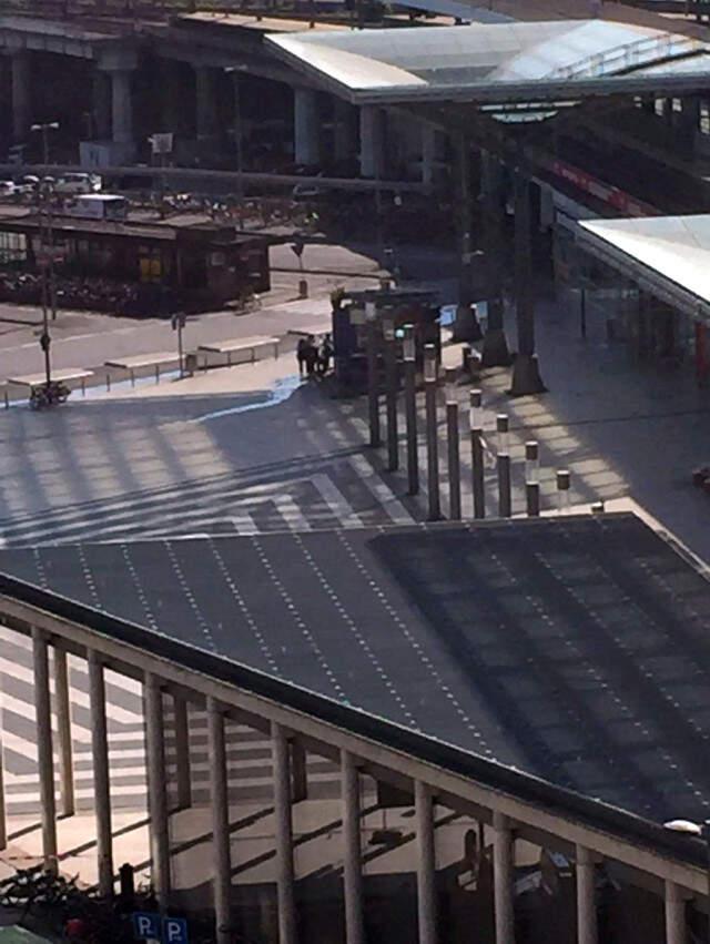 Son Dakika! Köln Tren İstasyonunda Bir Kadın Rehin Alındı