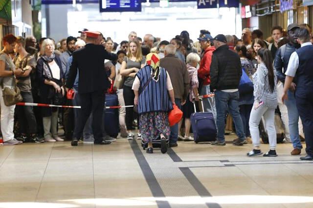 Son Dakika! Köln Tren İstasyonunda Bir Kadın Rehin Alındı