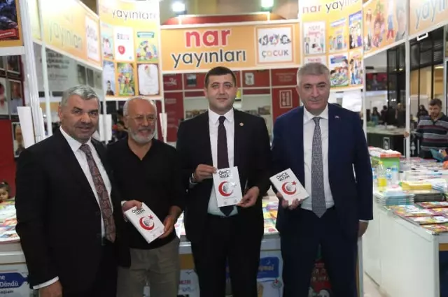 Başkan Çelik, MHP Milletvekili Ersoy ve İl Başkanı Tok ile Birlikte Kitap Fuarı'nı Gezdi