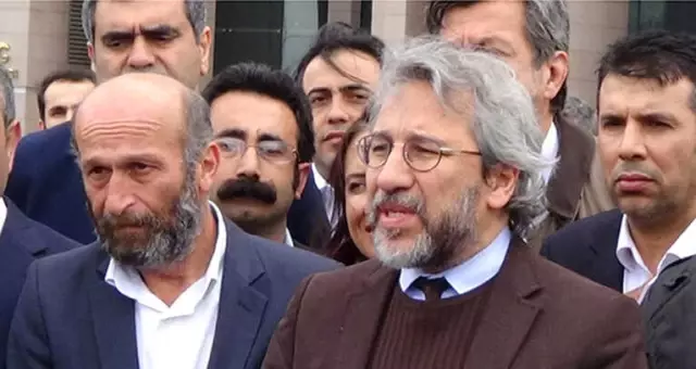 Can Dündar ve İlhan Tanır Hakkında Kırmızı Bülten Can Dündar ve İlhan Tanır Hakkında Kırmızı Bülten