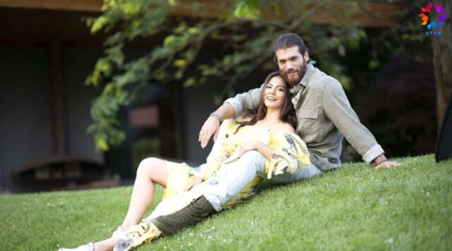 Demet Özdemir Makyajsız Haliyle Takipçilerini Büyüledi