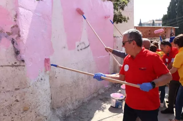 Kuşadası Renkleniyor Projesi Tanıtıldı