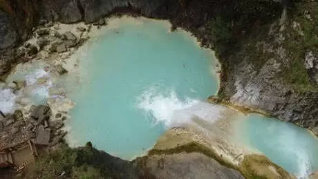 Mavi Göl'de Sonbahar Güzelliği Mavi Göl'de Sonbahar Güzelliği
