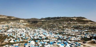 Türkiye Sınırının Yanı Başında Çadırda Yaşıyorlar