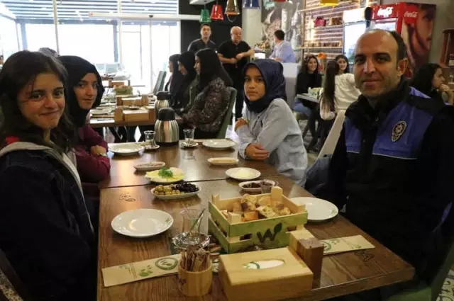 40 Öğrenci Polis Ağabey ve Ablaları ile Kayseri'yi Gezdi