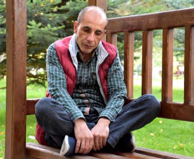 Altınlarını Alıp Kaçan Kadının Fotoğrafını Herkese Gösteriyor: Uzak Durun