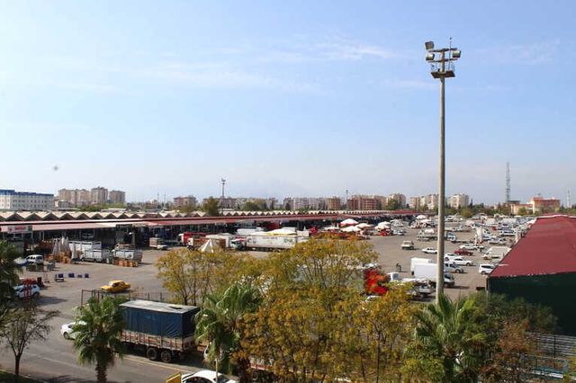 antalya hali nde yeni hal yasasina komisyonculardan tepki haberler ekonomi