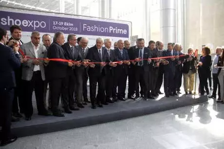Ayakkabı ve Hazır Giyimde İzmir Modası Ayakkabı ve Hazır Giyimde İzmir Modası