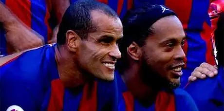 Barcelona, Brezilya'da Aşırı Sağcı Adayı Destekleyen Ronaldinho ve Rivaldo'yla Yollarını Ayırmaya Hazırlanıyor Barcelona, Brezilya'da Aşırı Sağcı Adayı Destekleyen Ronaldinho ve Rivaldo'yla Yollarını Ayırmaya Hazırlanıyor