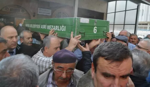 Başkan Şahin, Kaşıkçı'nın Cenazesine Katıldı Başkan Şahin, Kaşıkçı'nın Cenazesine Katıldı