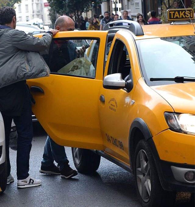 Ferzan Özpetek Hayat Arkadaşı Simone Pontesilli ile Alışveriş Yaptı