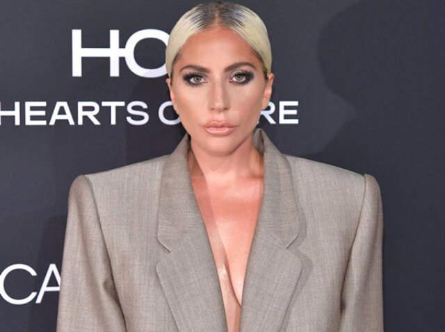 Lady Gaga, Hollywood Kadınları Gecesinde Açıkladı: ''19 Yaşında Tecavüze Uğradım'