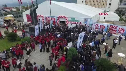 Rize Okuma Yazma Öğrenen Bahriye Nine Kitap Fuarına Koştu Rize Okuma Yazma Öğrenen Bahriye Nine Kitap Fuarına Koştu