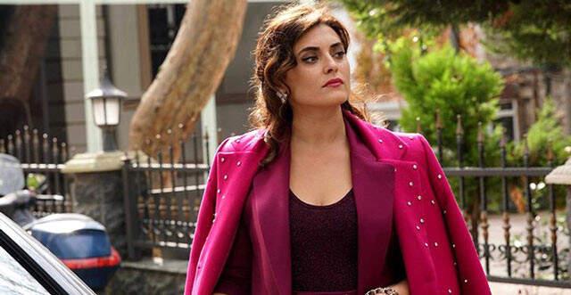 Ufak Tefek Cinayetler'in Merve'si Aslıhan Gürbüz, Ağrılara Dayanamayınca Ameliyat Oldu