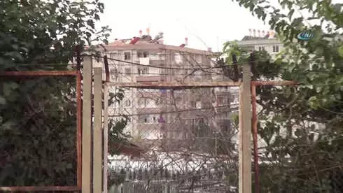 Yaralı Halde Dışarıda Kalıyor... Eski Eşine Kurşun Yağdırdıktan 1 Gün Sonra Serbest Bırakıldı Yaralı Halde Dışarıda Kalıyor... Eski Eşine Kurşun Yağdırdıktan 1 Gün Sonra Serbest Bırakıldı