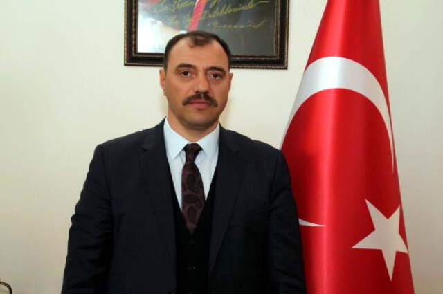 Hazar Gölü'ndeki 'Batık Şehir' Suyun Çekilmesiyle Gün Yüzüne Çıktı