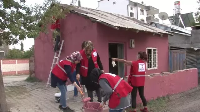 Kızılay İhtiyaç Sahibi Ailenin Evini Onardı Haberler