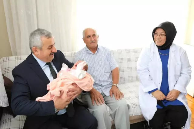 Körfez Belediyesi, Vatandaşların Tüm Hizmetlerine Koşuyor