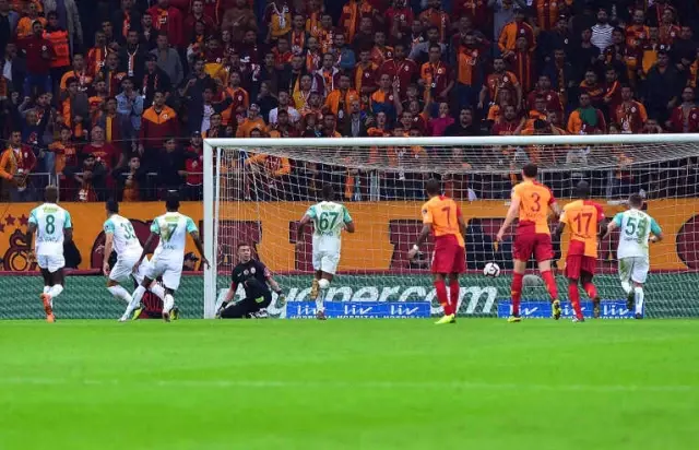 Aslan 'Sakat'a Geldi