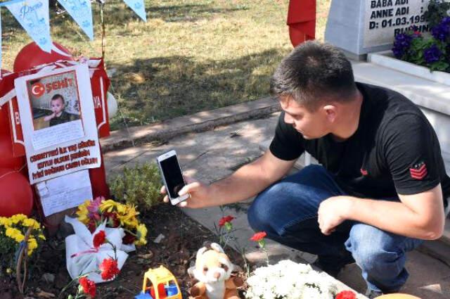 Astsubay Baba, Şehit Oğlu Bedirhan'ın İlk Yaş Gününü Mezarında Kutladı