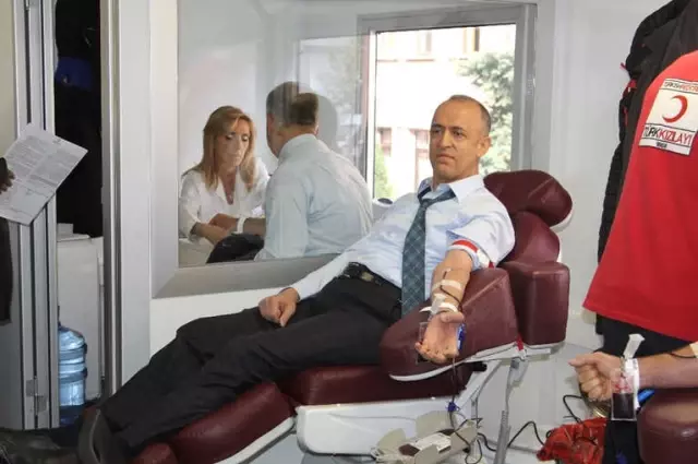 Kamu Çalışanlarından Kan Bağışı