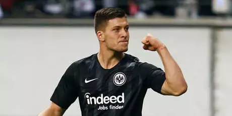 Eintracht Frankfurt Forması Giyen 20 Yaşındaki Luka Jovic, Attığı 5 Golle Maça Damga Vurdu