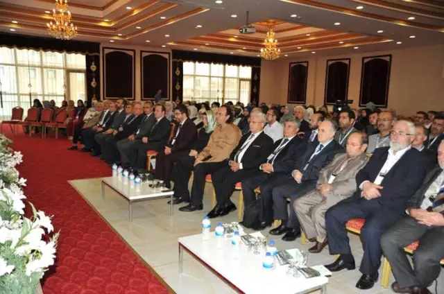 Balıkesirli İslam Alimi İmam Birgivi Uluslararası Sempozyumu Başladı Balıkesirli İslam Alimi İmam Birgivi Uluslararası Sempozyumu Başladı
