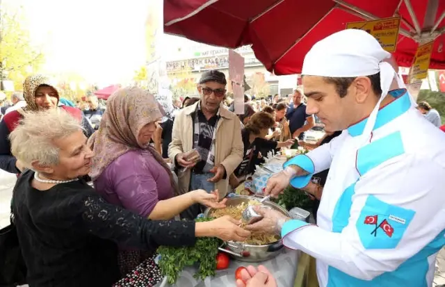 Dünya Gıda Günü Yenimahalle'de Kutlandı Dünya Gıda Günü Yenimahalle'de Kutlandı