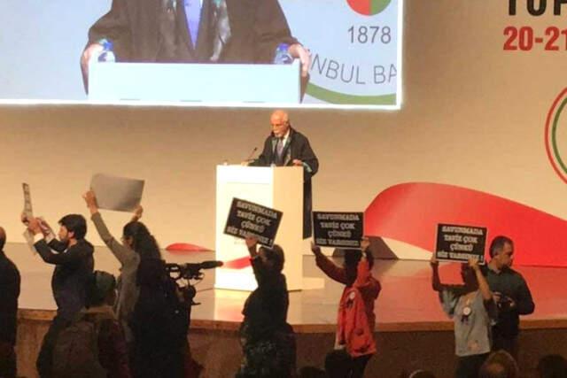 İstanbul Barosu Genel Kurulunda, Mevcut Başkan Mehmet Durakoğlu Protesto Edildi