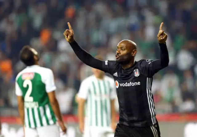 Santos, Vagner Love için Beşiktaş'a 2 Milyon Dolar Teklif Edecek