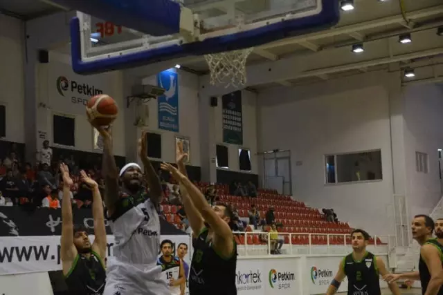 Türkiye Basketbol 1. Ligi: Petkim Spor: 71 - Manisa Büyükşehir Belediye: 78 Türkiye Basketbol 1. Ligi: Petkim Spor: 71 - Manisa Büyükşehir Belediye: 78