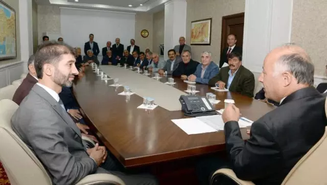Vali Azizoğlu: 'Muhtarlar Devlet ile Vatandaş Arasındaki Bağdır' Vali Azizoğlu: 'Muhtarlar Devlet ile Vatandaş Arasındaki Bağdır'