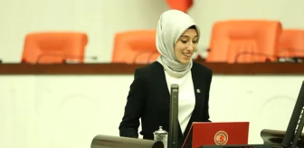 AK Parti'nin Genç Milletvekili Rümeysa Kadak, Kaç Yaşında Emekli Olacağını Duyurdu