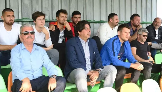 Foça Belediyespor 3'te 3 Yaptı