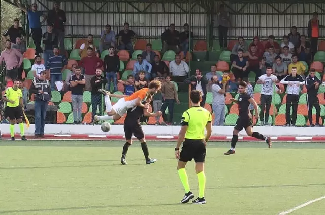 Foça Belediyespor 3'te 3 Yaptı