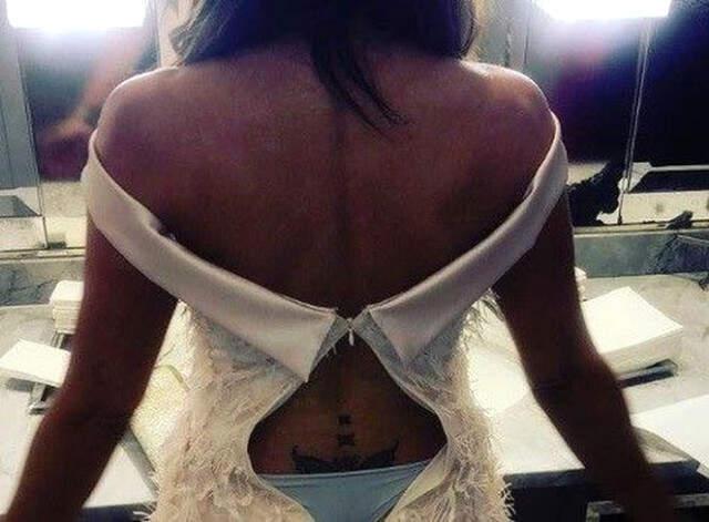 Galaya Katılan Ünlü Yıldız Michelle Heaton'ın Elbisesinin Fermuarı Patladı