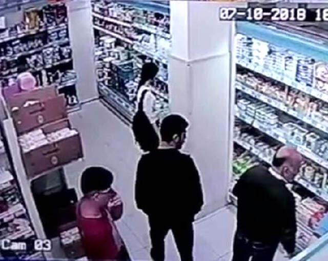 Markette Alışveriş Yapan Genç Kıza Yumruk Atan Saldırgan Kamereda