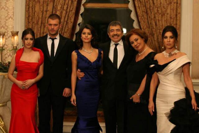 Oyuncu Hazal Kaya'dan Aşk-ı Memnu İtirafı: Hiç Uyumadığım Bir Seneydi