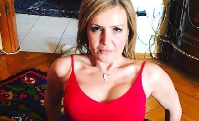 Seda Akgül Makyajsız Halini Takipçileriyle Paylaştı