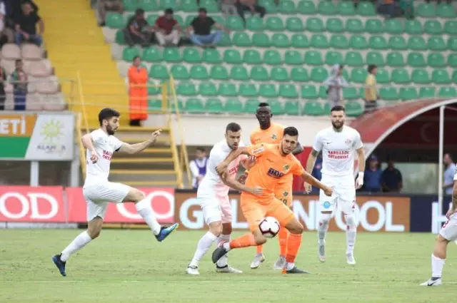 Spor Toto Süper Lig: Aytemiz Alanyaspor: 0 - Antalyaspor: 1 (İlk Yarı)