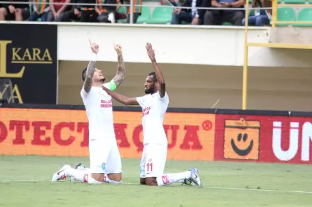 Spor Toto Süper Lig: Aytemiz Alanyaspor: 0 - Antalyaspor: 1 (İlk Yarı)