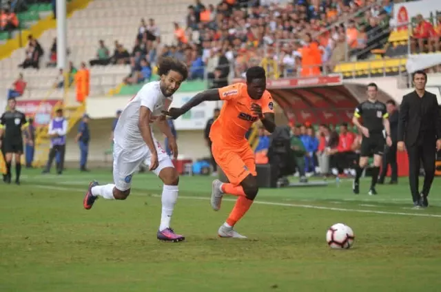 Spor Toto Süper Lig: Aytemiz Alanyaspor: 0 - Antalyaspor: 1 (İlk Yarı)