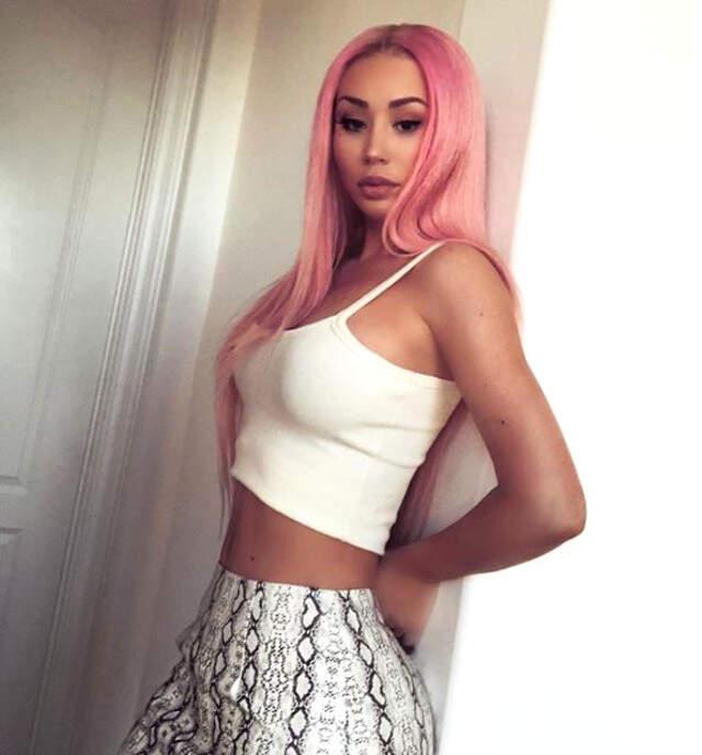 Ünlü Şarkıcı Iggy Azalea'dan Pelüş Oyuncaklı Kışkırtıcı Paylaşım!